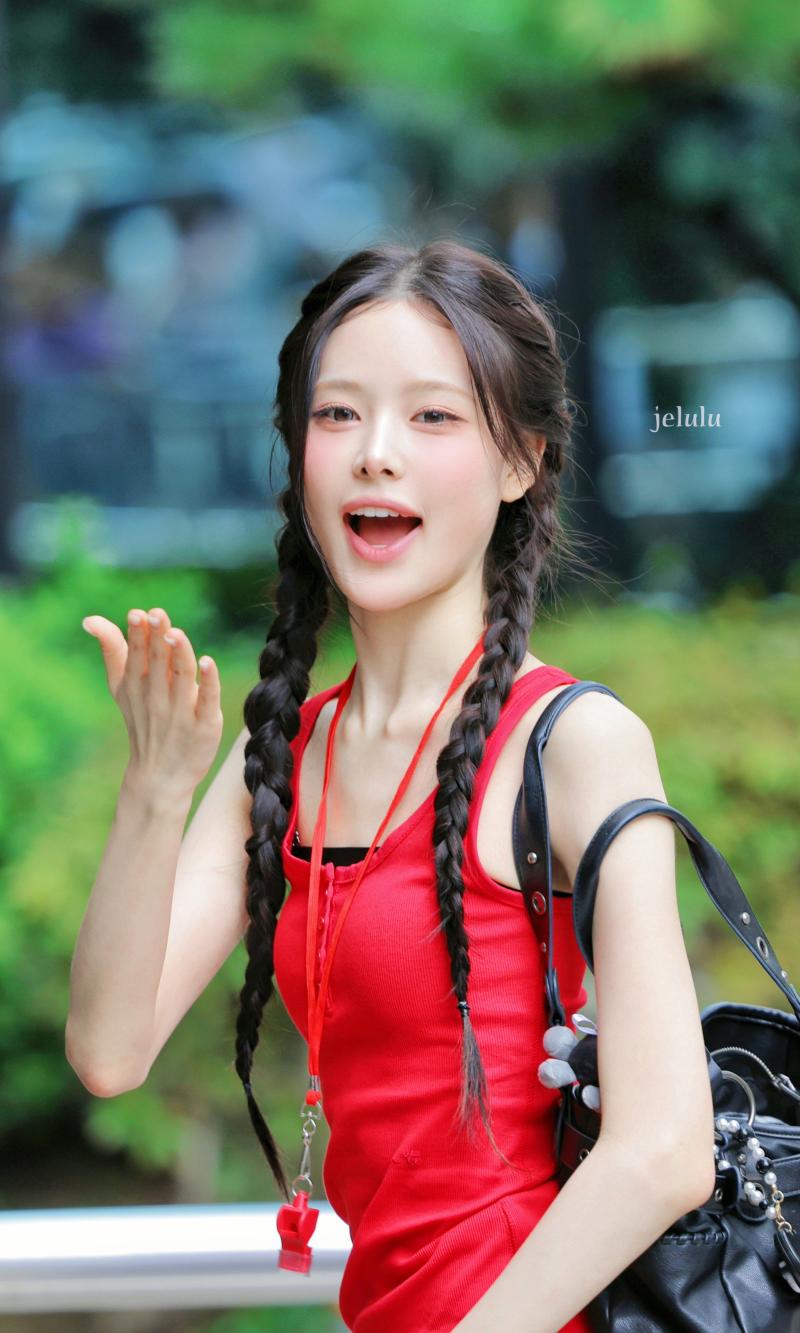 이즈나 방지민 260828 뮤뱅 출근