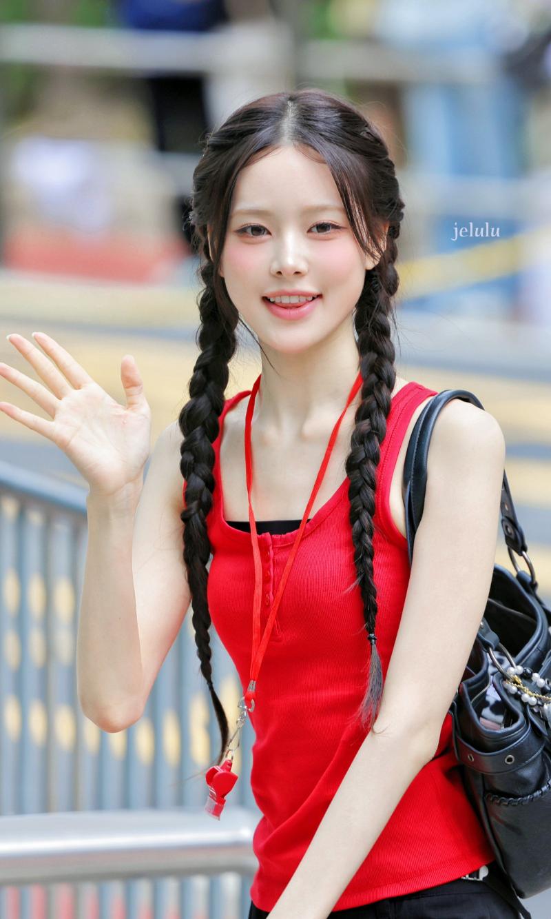 이즈나 방지민 260828 뮤뱅 출근