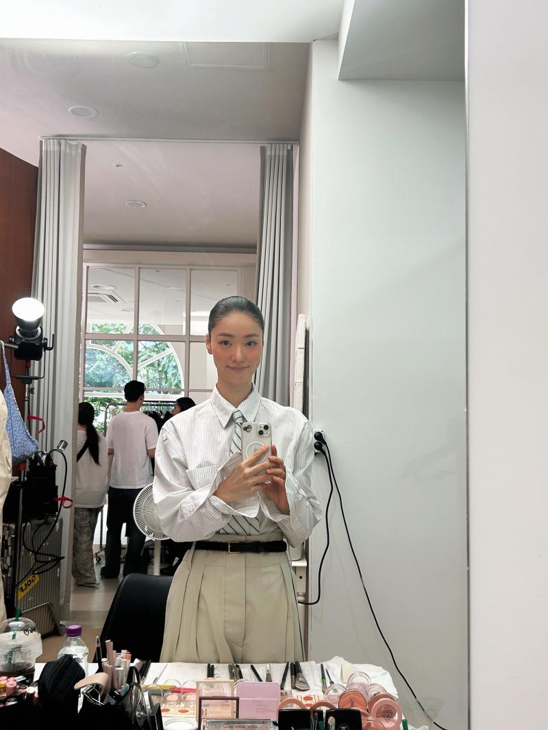 이즈나 방지민 260828 뮤뱅 출근