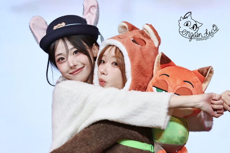 QWER 마젠타 & 히나