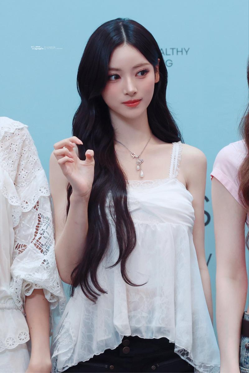오늘자 미야오 안나 스타필드 수원 팬사인회
