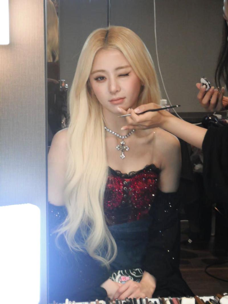 르세라핌 허윤진