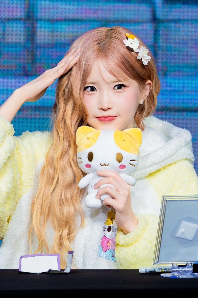프로미스나인 송하영