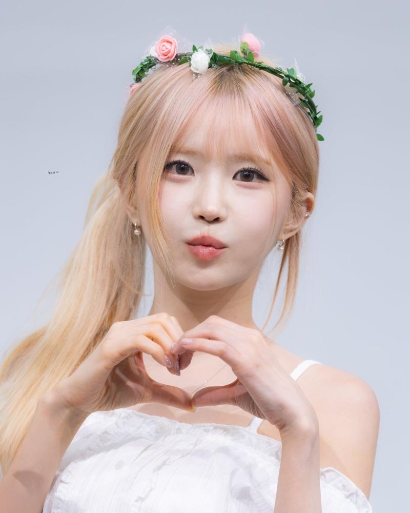 프로미스나인 송하영