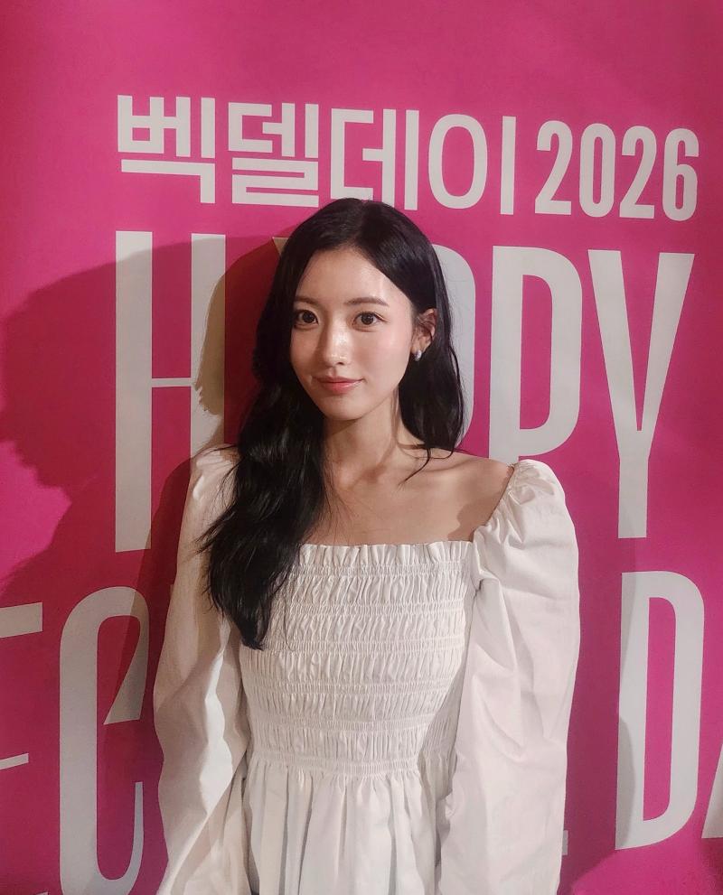 르세라핌 홍은채 두산 시구 행사 260829