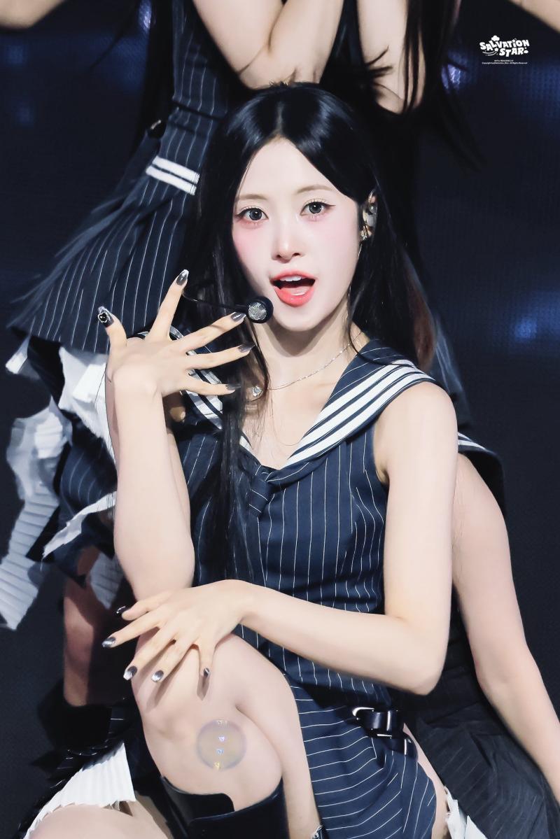 오늘자 화장품 행사장에 온 미야오 안나