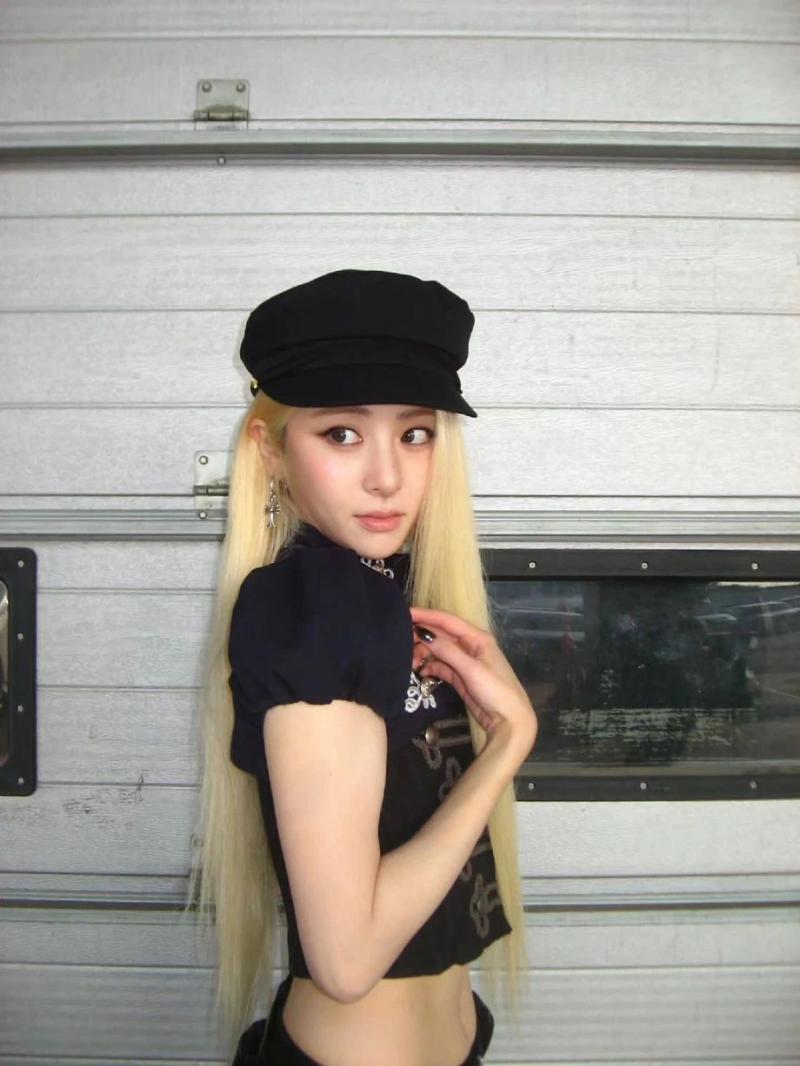 [르세라핌LE SSERAFIM] 허윤진
