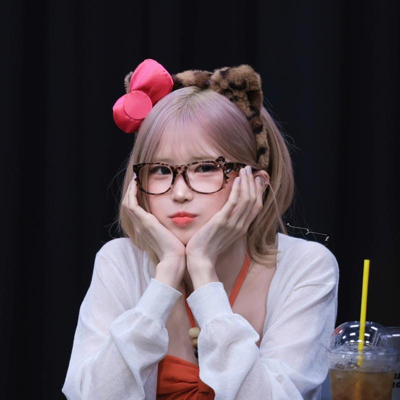 프로미스나인 송하영