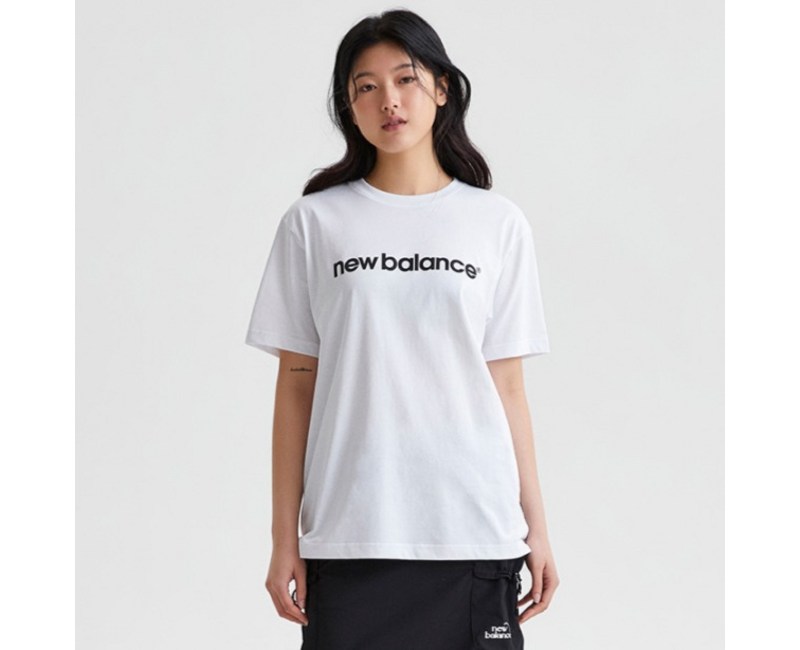 뉴발란스 여성용 W 에센셜 레터로고 STANDARD FIT 반팔티 NBNEFB0012