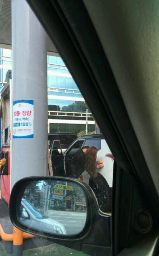 주유소 손톱녀