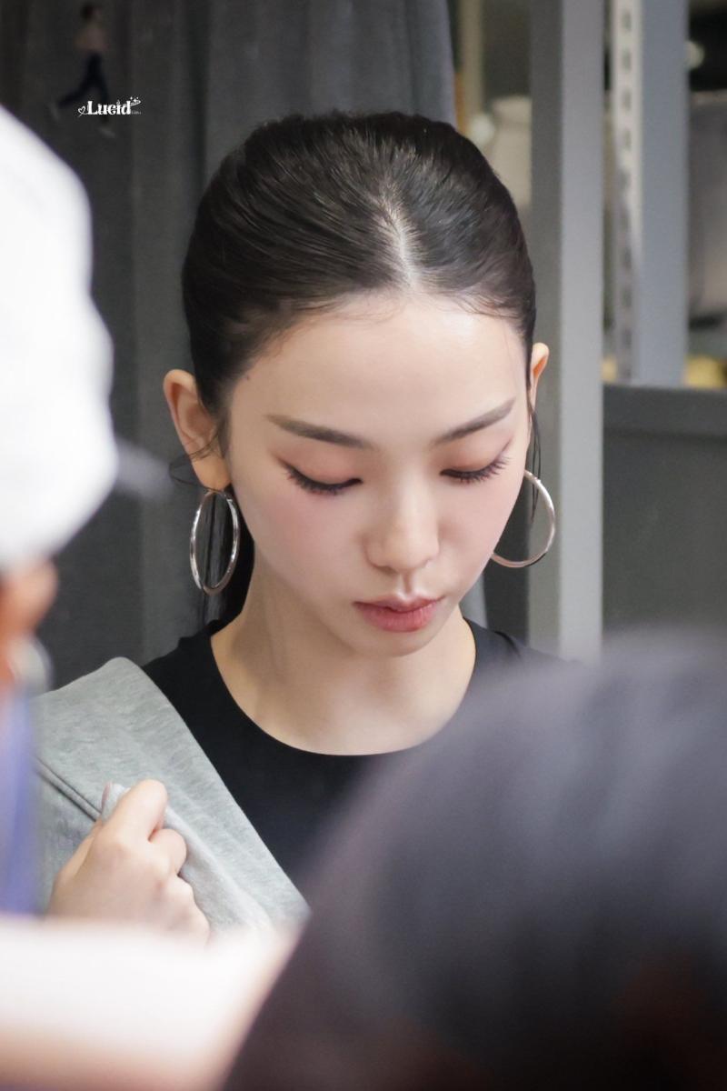 오늘자 어마어마한 에스파 카리나 나이키 팝업 행사 (스압)