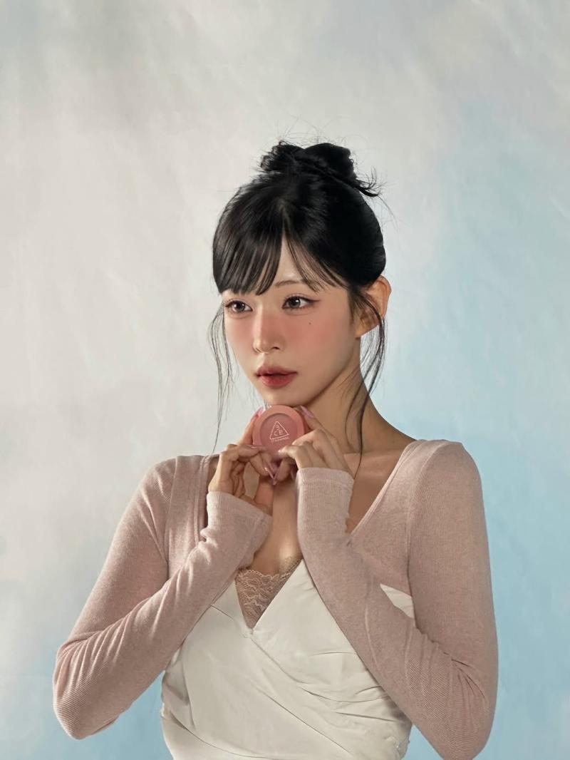 프로미스나인 이채영 / 이채영 마리끌레르 3ce