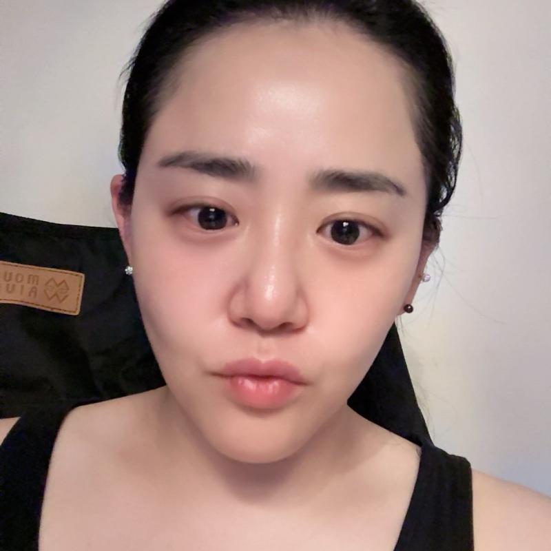 배우 문근영 인스타 업로드.jpg