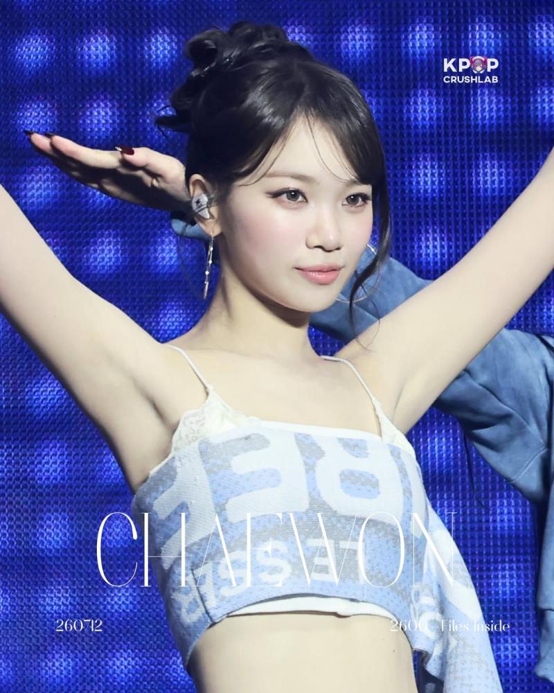 김유선 육덕한 스타킹 각선미 하이힐