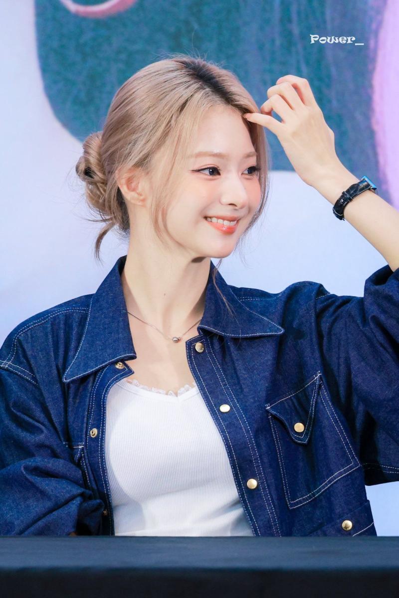 프로미스나인 이나경