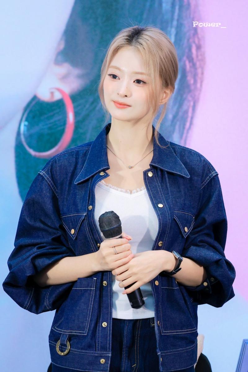 프로미스나인 이나경