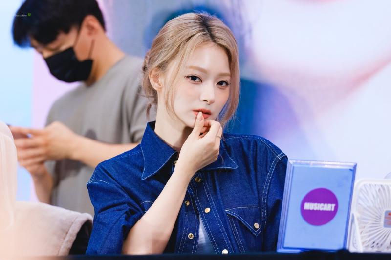 프로미스나인 이나경
