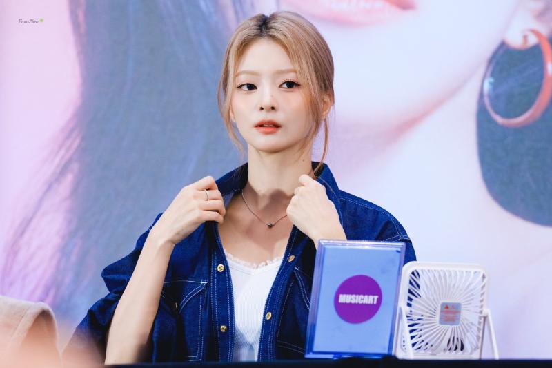 프로미스나인 이나경