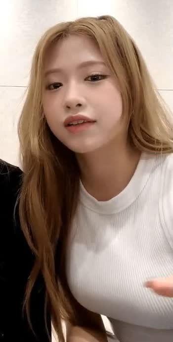리센느 제나 은근한 흰티