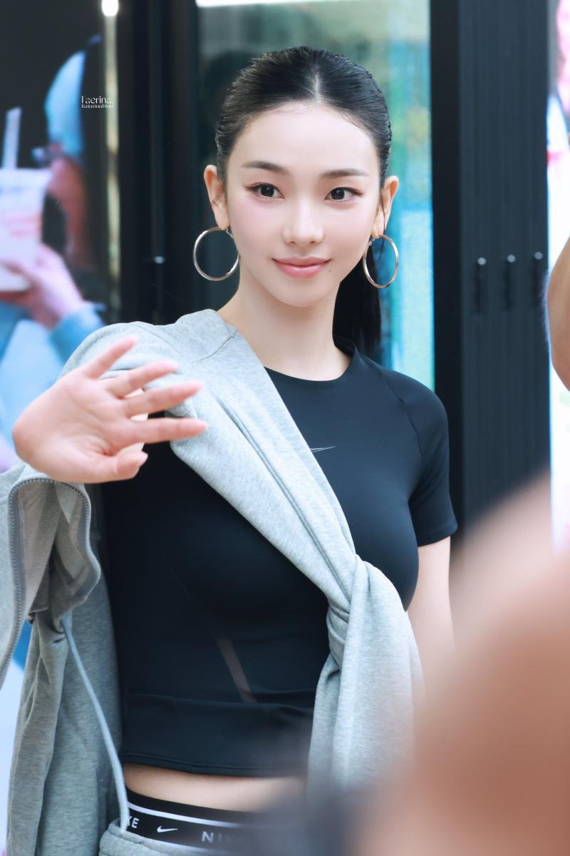 에스파 카리나 밀착티 묵직한 가슴 와이어 브라 나이키 팬티