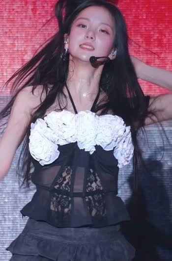 시스루 블랙 코르셋룩 목에 땀 CLC 최유진 YUJIN