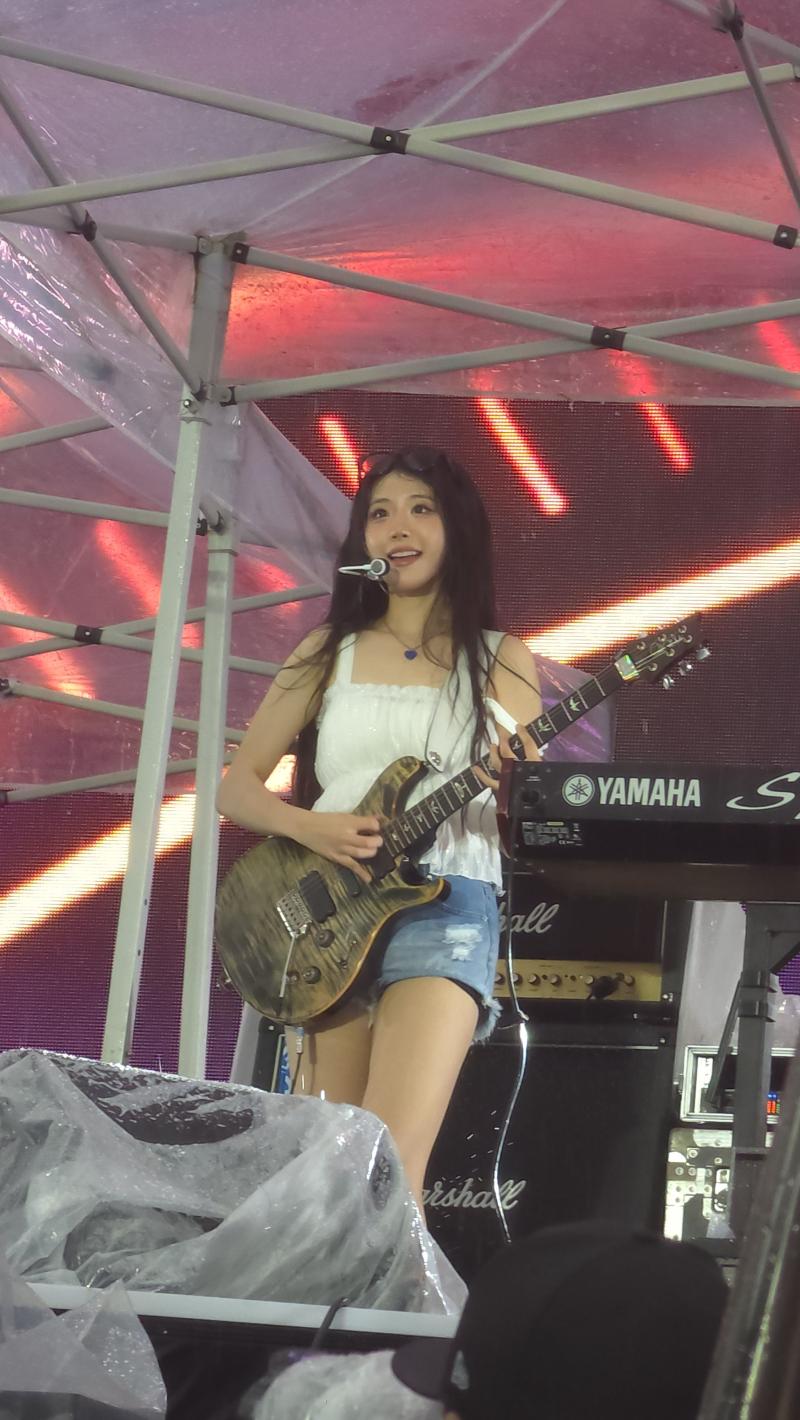 QWER 히나