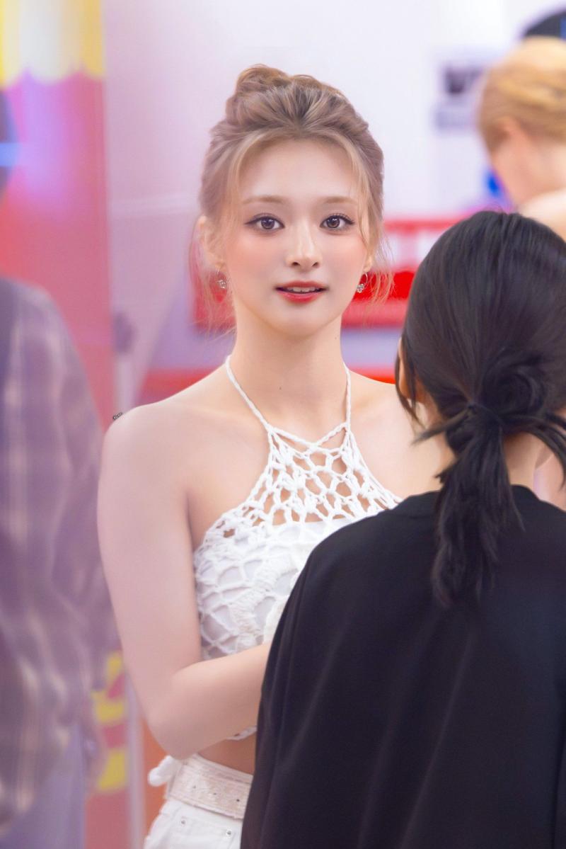 프로미스나인 이나경