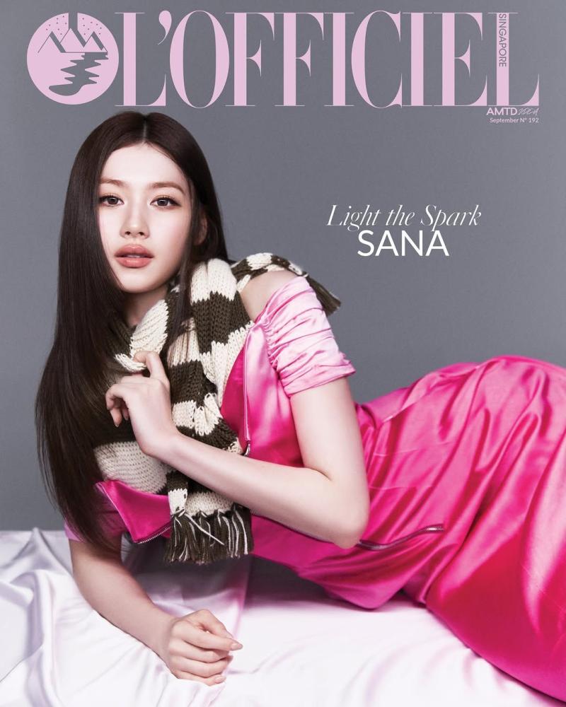 트와이스 사나 LOFFICIEL