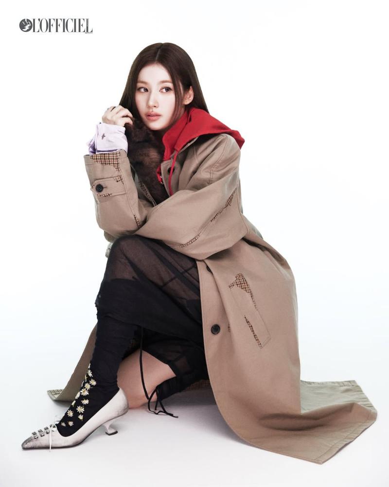 트와이스 사나 LOFFICIEL