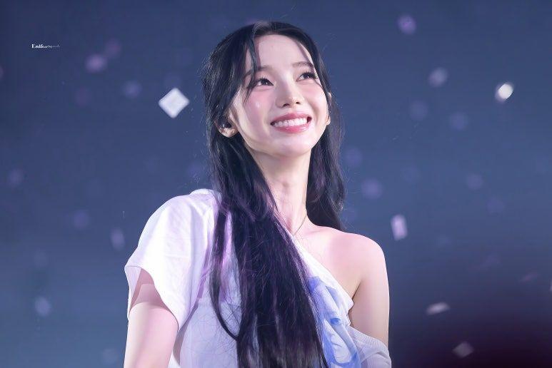 키키 키야, 이성경