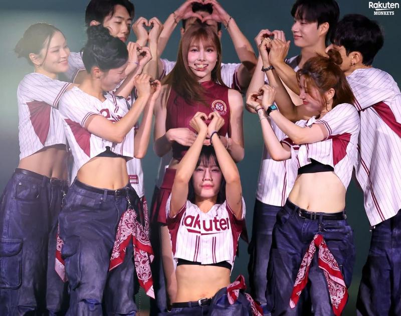 트와이스 나연 라쿠텐 몽키즈