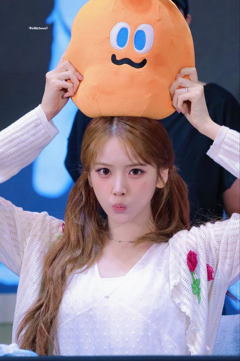 맥심화이트골드 김연아 인스타그램.JPG