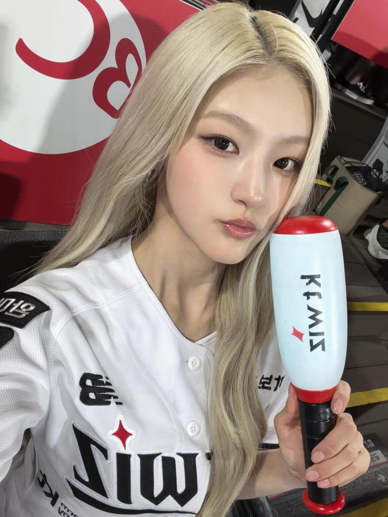 승리요정 키스오브라이프 하늘