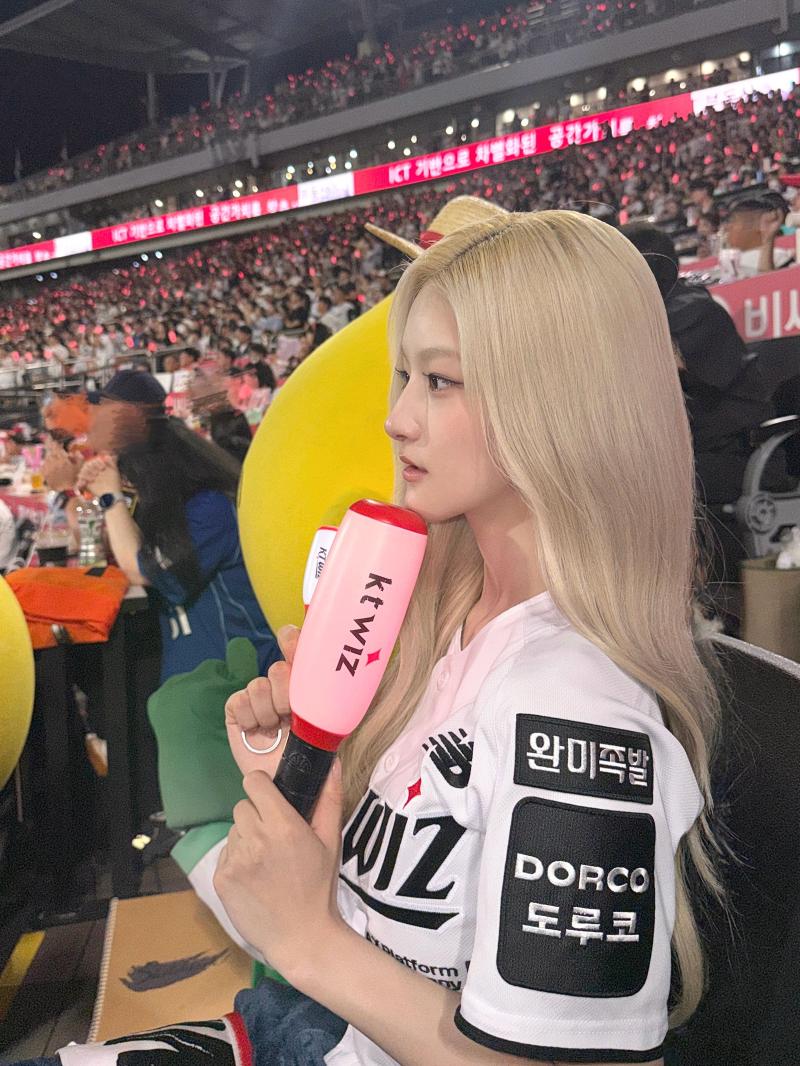 승리요정 키스오브라이프 하늘
