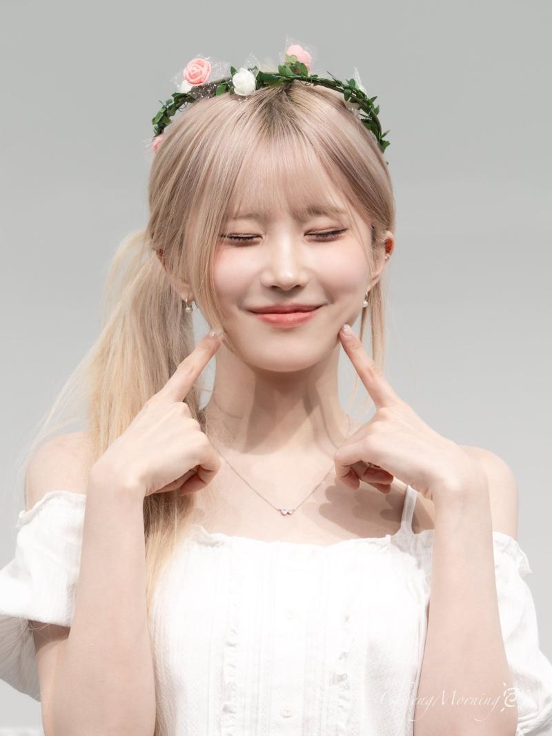 프로미스나인 송하영