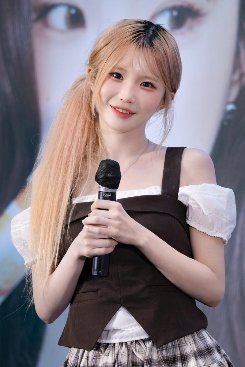 프로미스나인 송하영