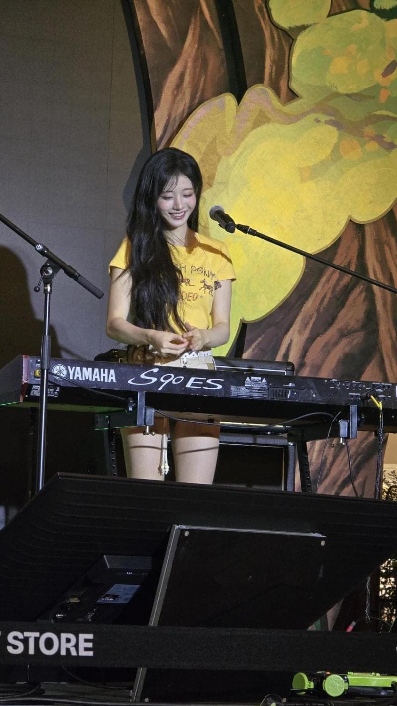 QWER 히나