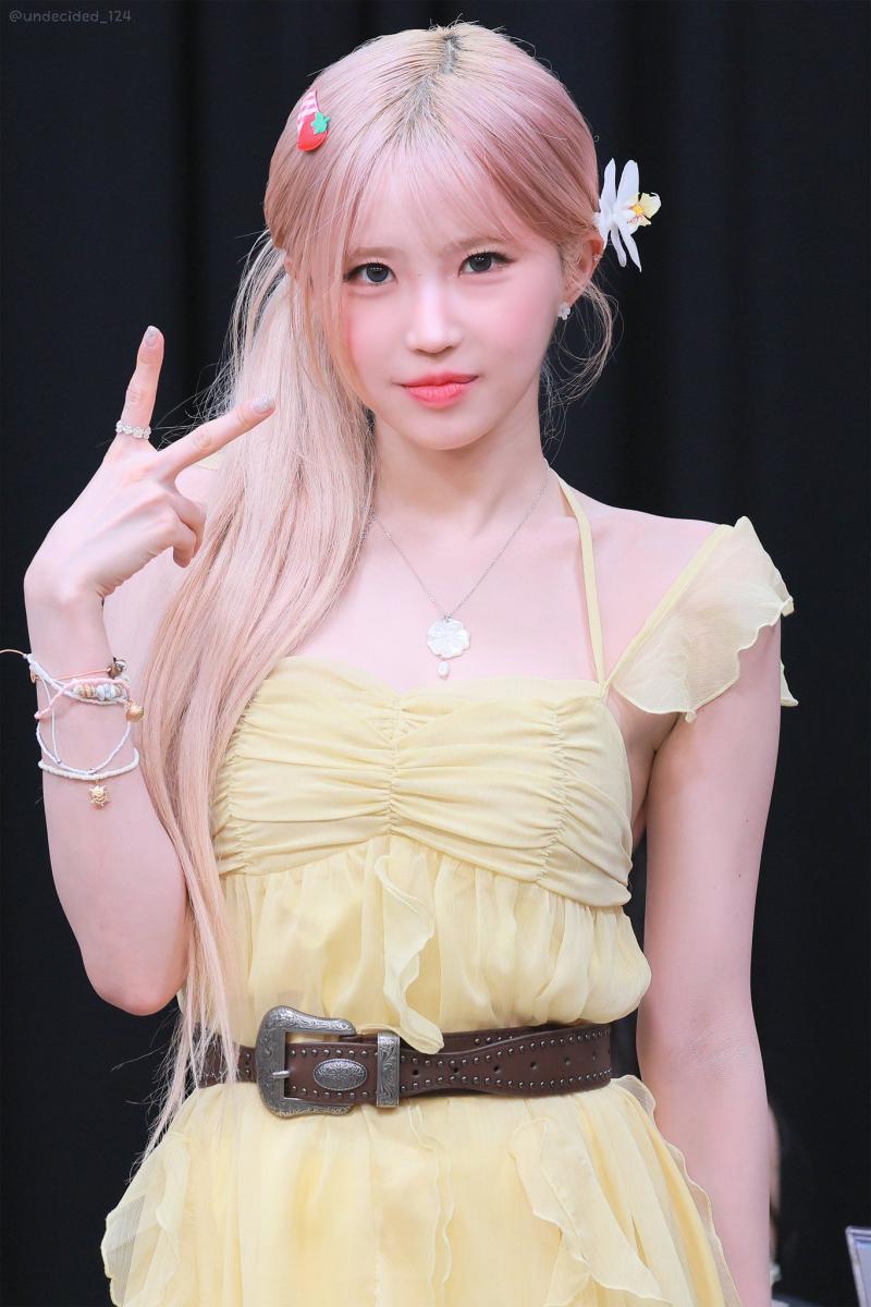 프로미스나인 송하영