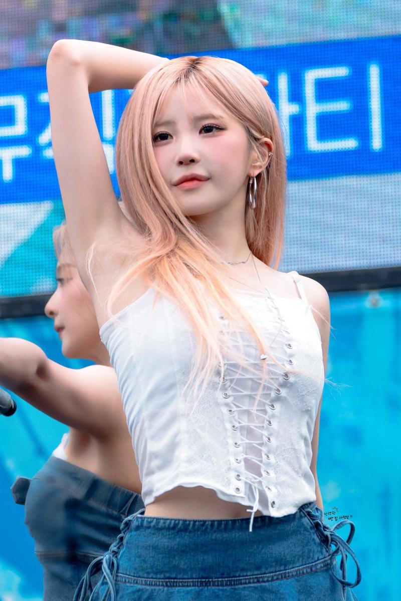 프로미스나인 송하영