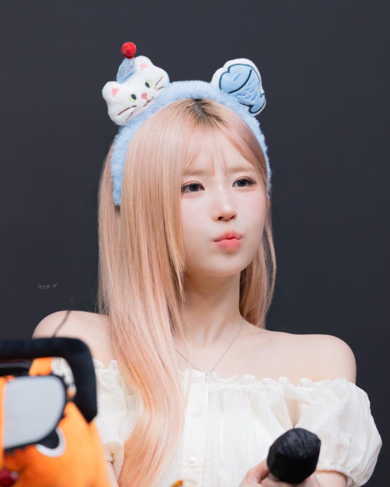 프로미스나인 송하영