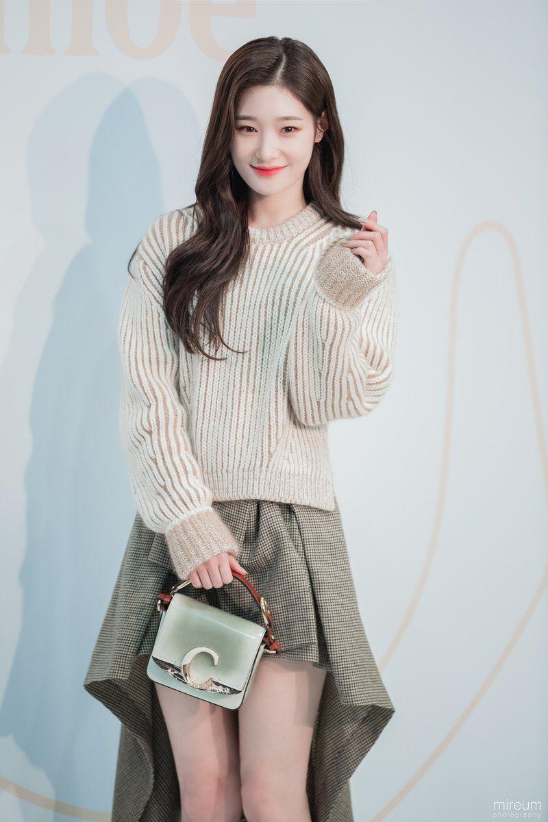 상체가 시원한.. 아이브 이서 ㄷㄷㄷ.gif