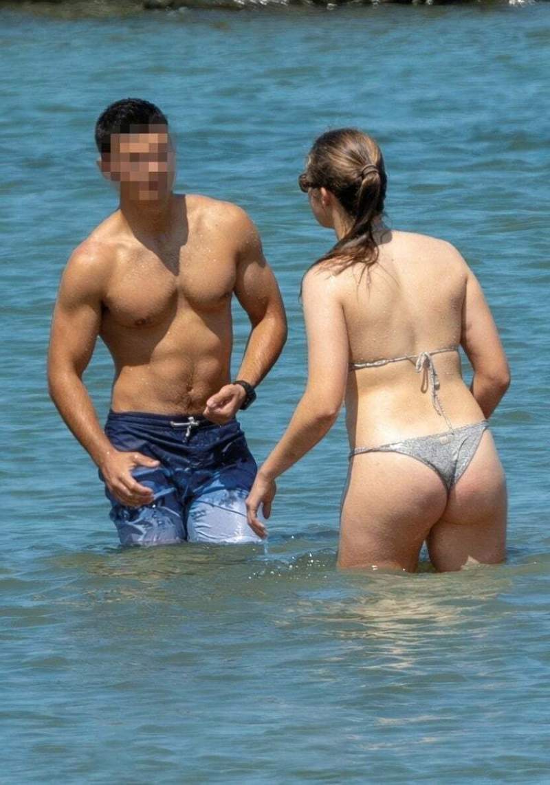 이번에 군입대한 스페인 레오노르 공주 사진.beach