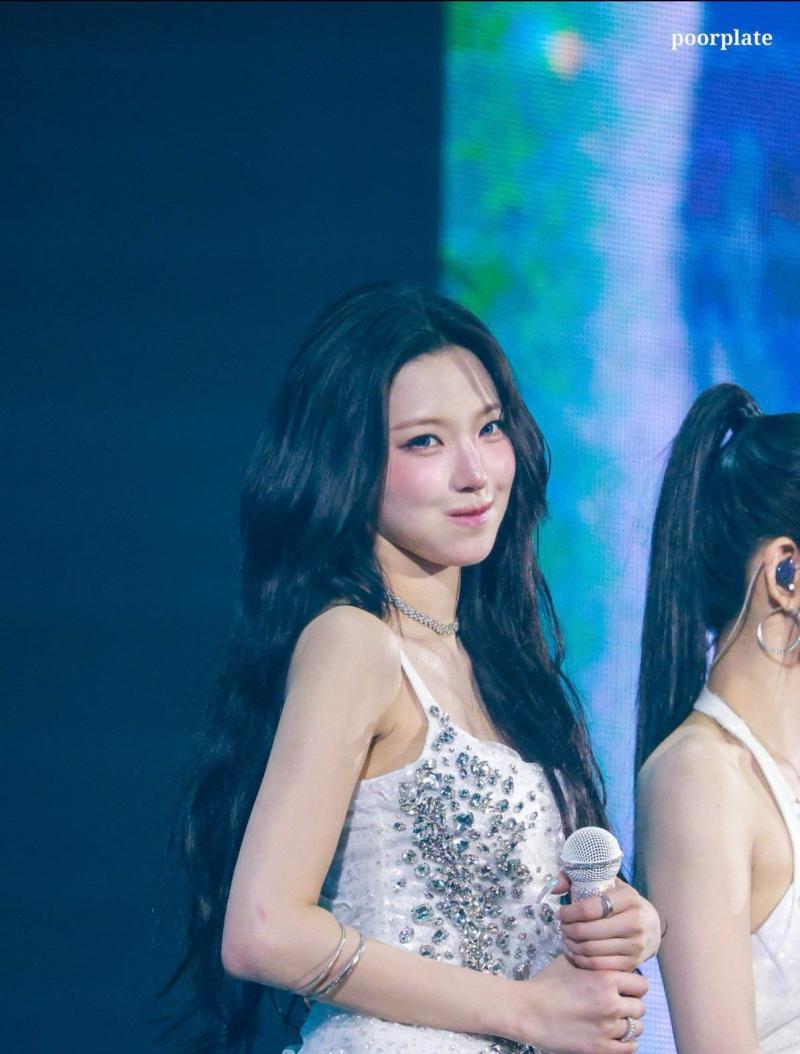 프로미스나인 백지헌