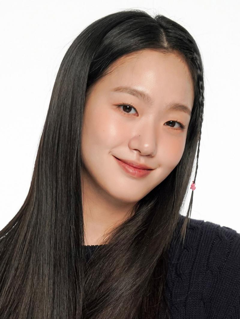 배우 김고은 최근 화보.jpg