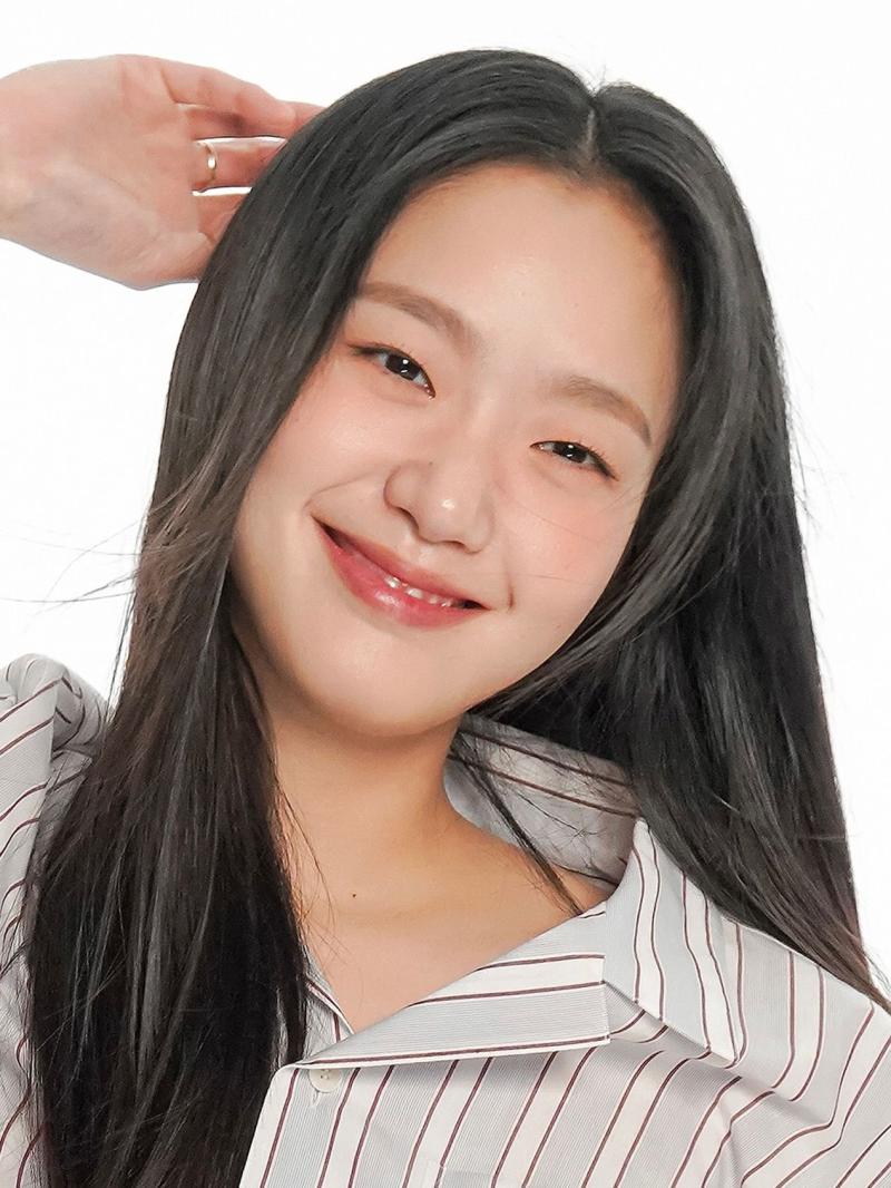 배우 김고은 최근 화보.jpg
