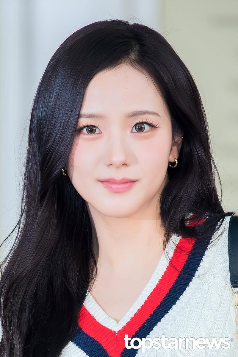 오늘자 뉴욕으로 출국하는 블랙핑크 지수