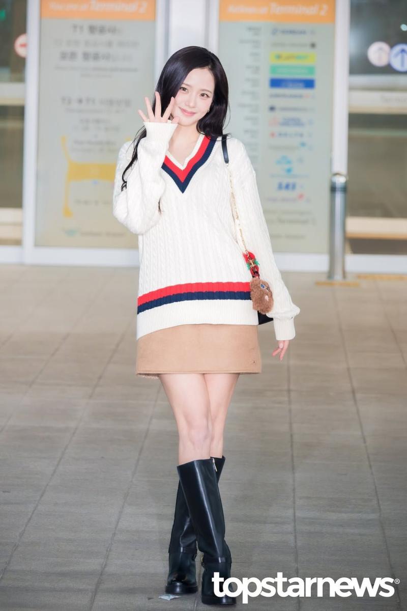 오늘자 뉴욕으로 출국하는 블랙핑크 지수