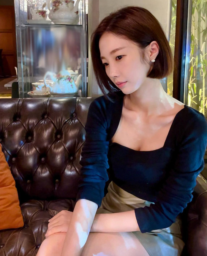 권민정 아나운서 오피스룩 여신