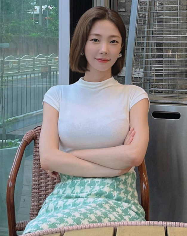 권민정 아나운서 오피스룩 여신