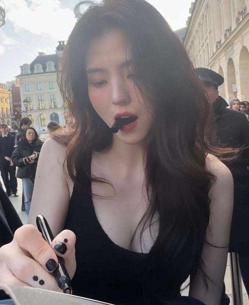 김윤희 아나운서